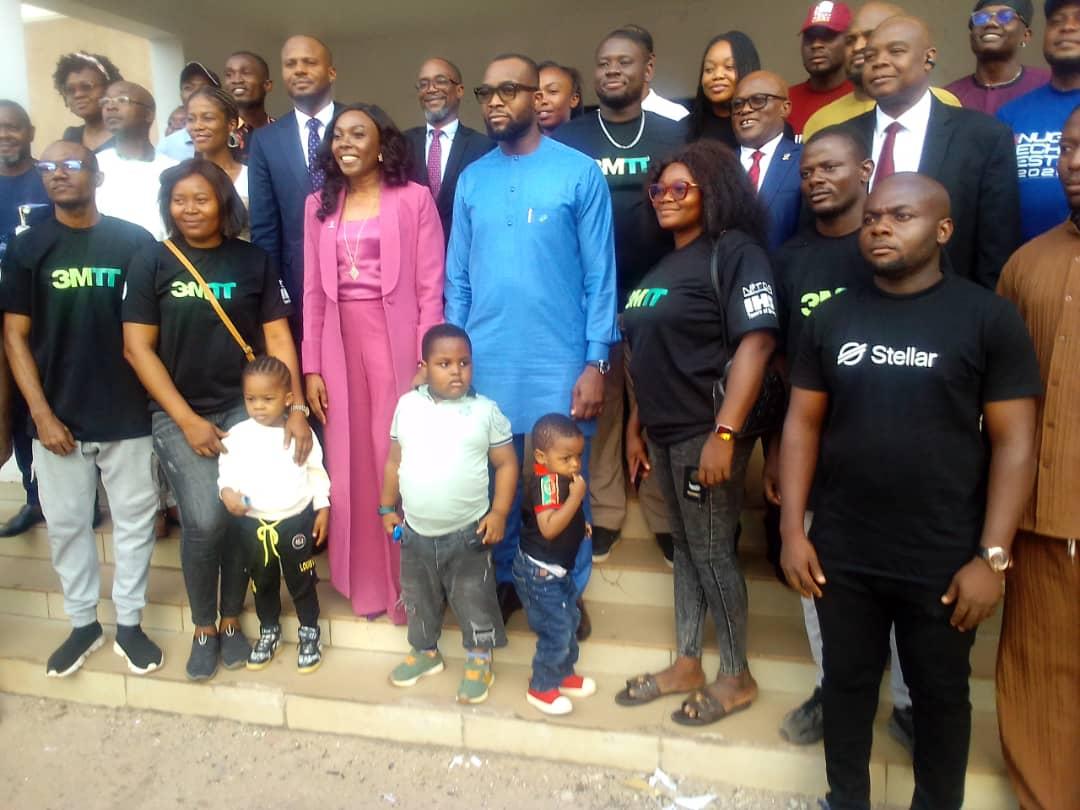 1c484077-4153-4f64-a1d1-fd07aa0bb6ac-1