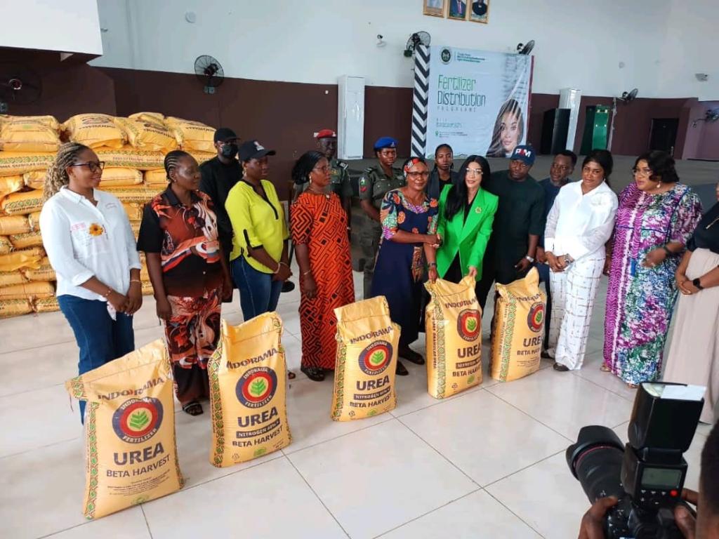 Mbah’s wife distributes bags of fertilisers to farmers in Enugu