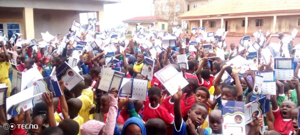 Group donates exercise books to 1,000 pupils in Enugu
