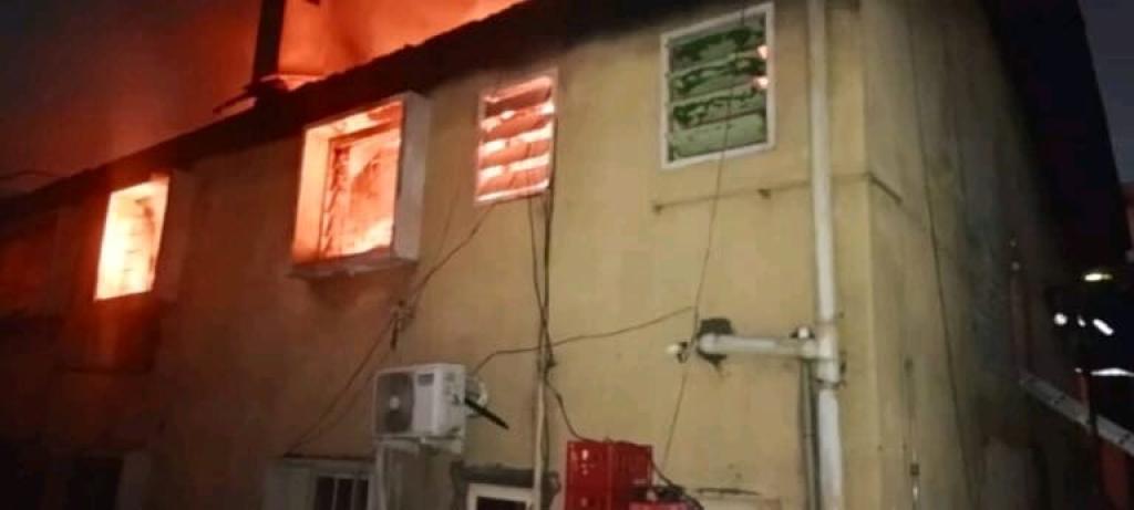 Fire razes commercial building in Ikeja computer villa