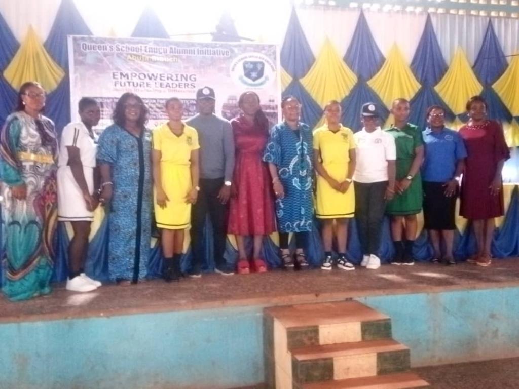 Queen's School alumnae train teachers, students on re-parenting, leadership values