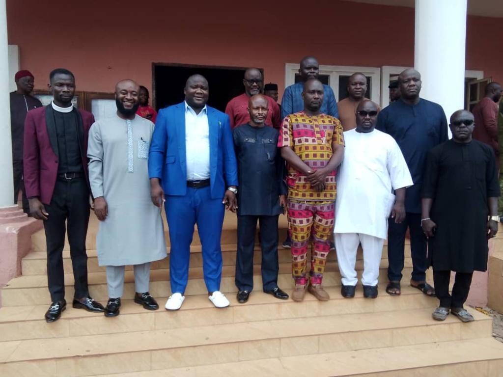 Enugu South Council Chairman Swears In Supervisors, Others