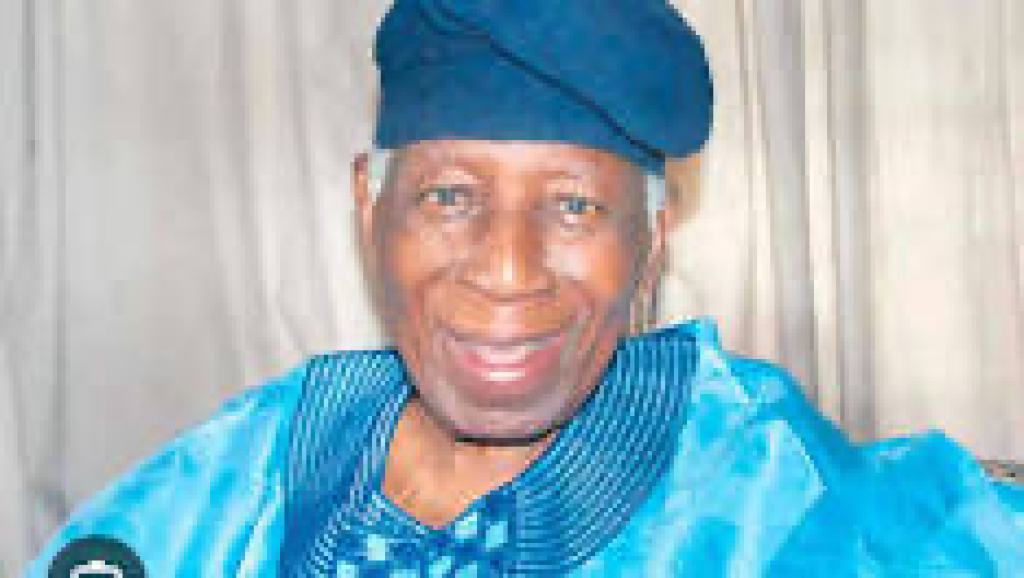 Former Governor of Oyo State, Omololu Olunloyo is dead